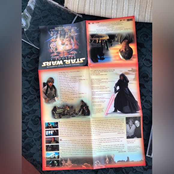 The Phantom Menace Cd Soundtrack w / collectors poster cover - Picture 8 of 8